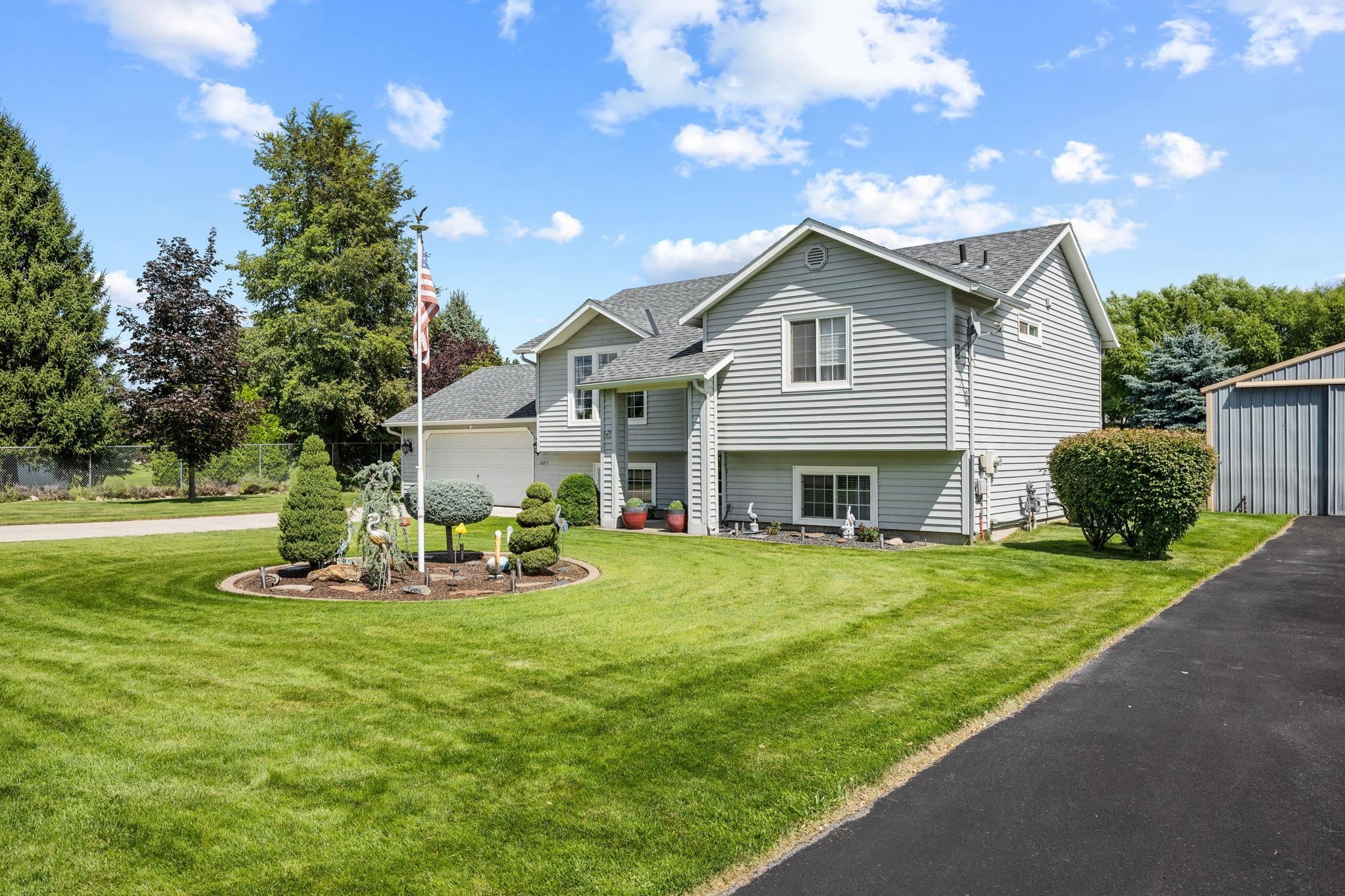 207 South Henry Road Greenacres, WA 99016 - Photo 3 of 50 Gallery Image 3