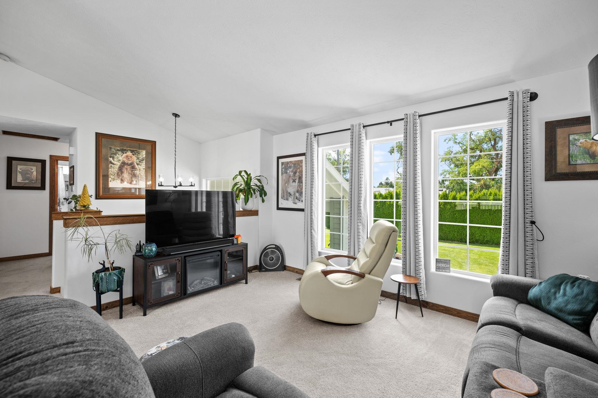 207 South Henry Road Greenacres, WA 99016 - Photo 5 of 50 Gallery Image 5