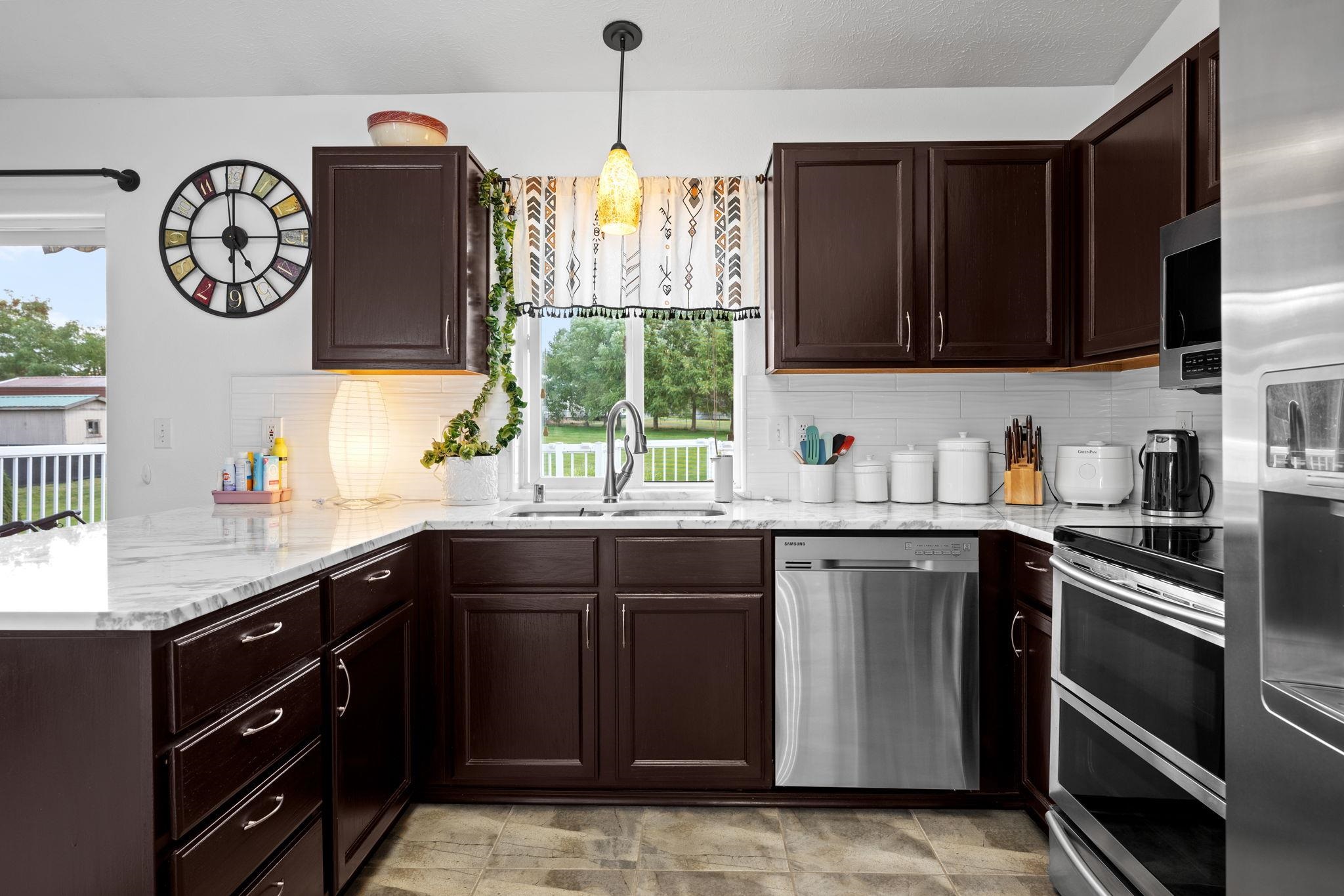 207 South Henry Road Greenacres, WA 99016 - Photo 9 of 50 Gallery Image 9