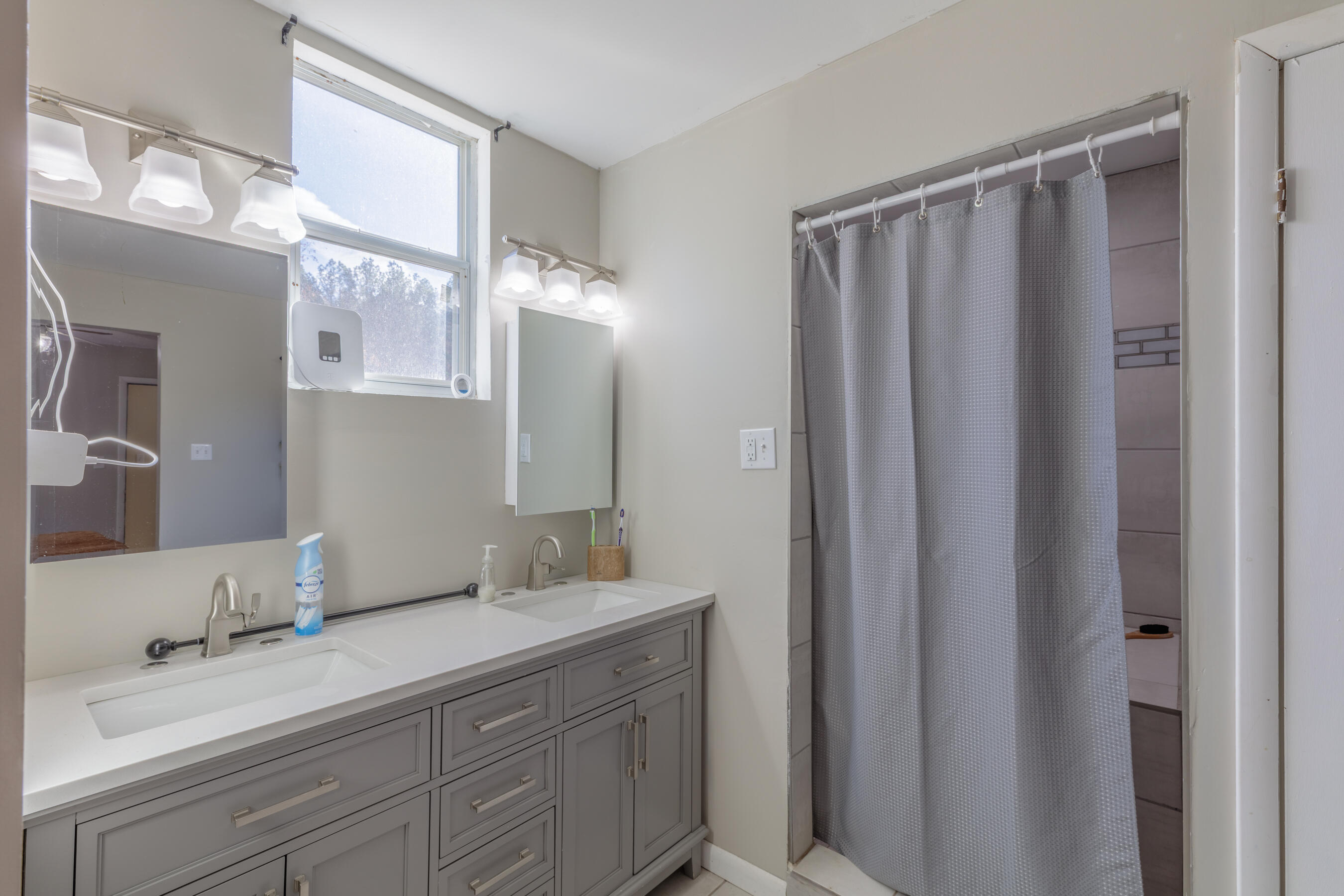 1144 Ridgeway Road LaFayette, GA 30728 - Photo 46 of 81 Double Sinks