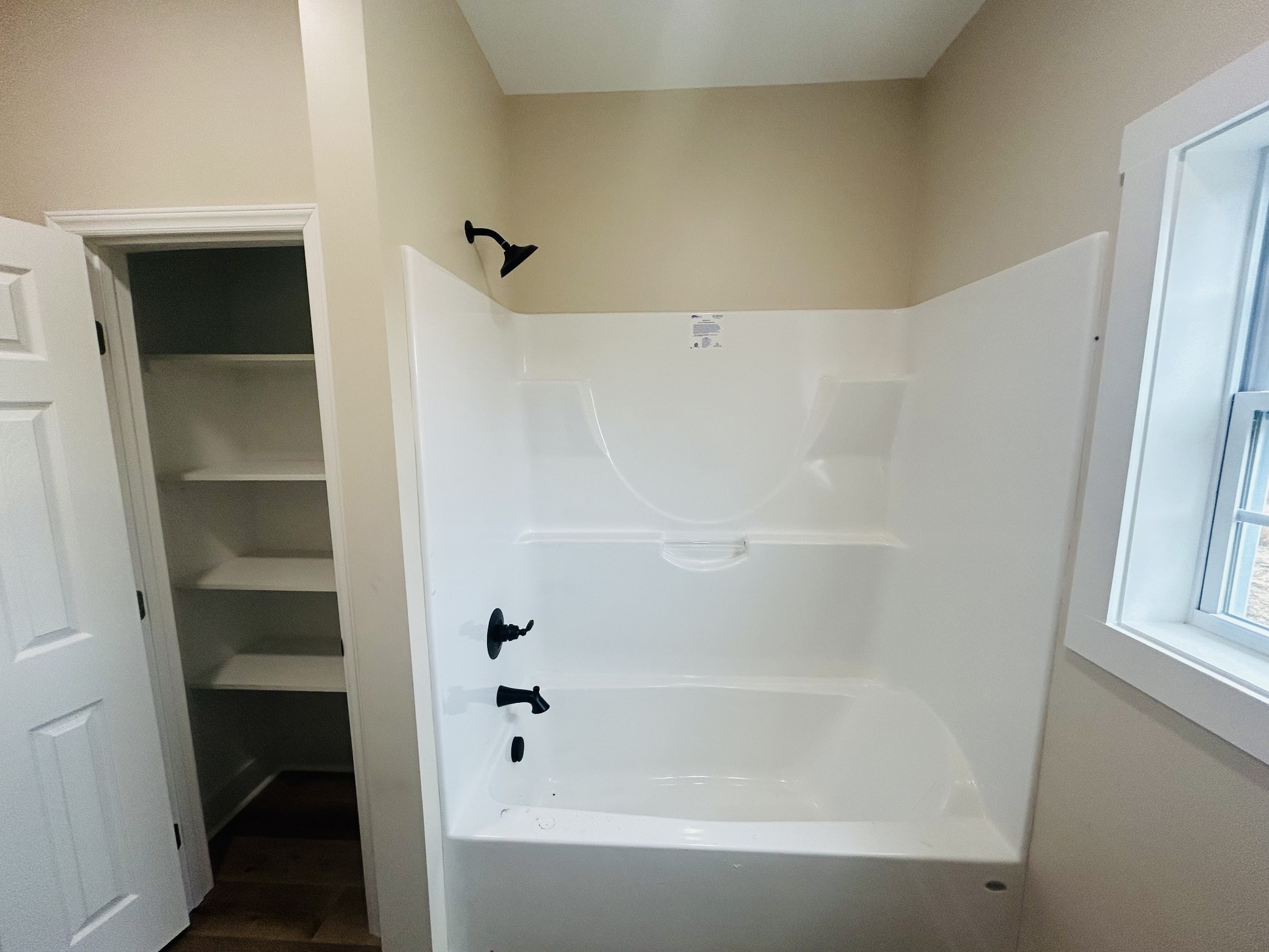 50 Aedc Lakeview Road Estill Springs, TN 37330 - Photo 20 of 25 a bathroom with a bathtub