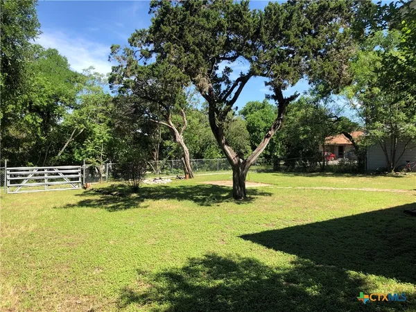 $850 | 1002 Hazelton Street, San Marcos, TX 78666