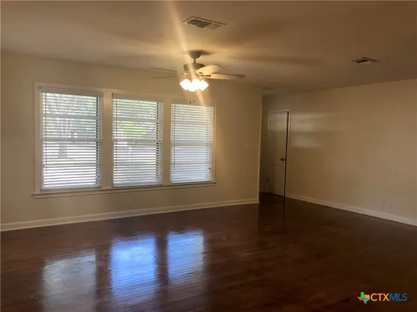 $850 | 1002 Hazelton Street, San Marcos, TX 78666