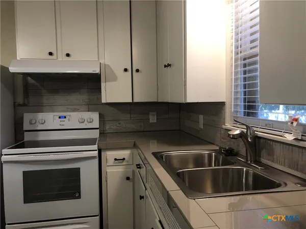 $850 | 1002 Hazelton Street, San Marcos, TX 78666