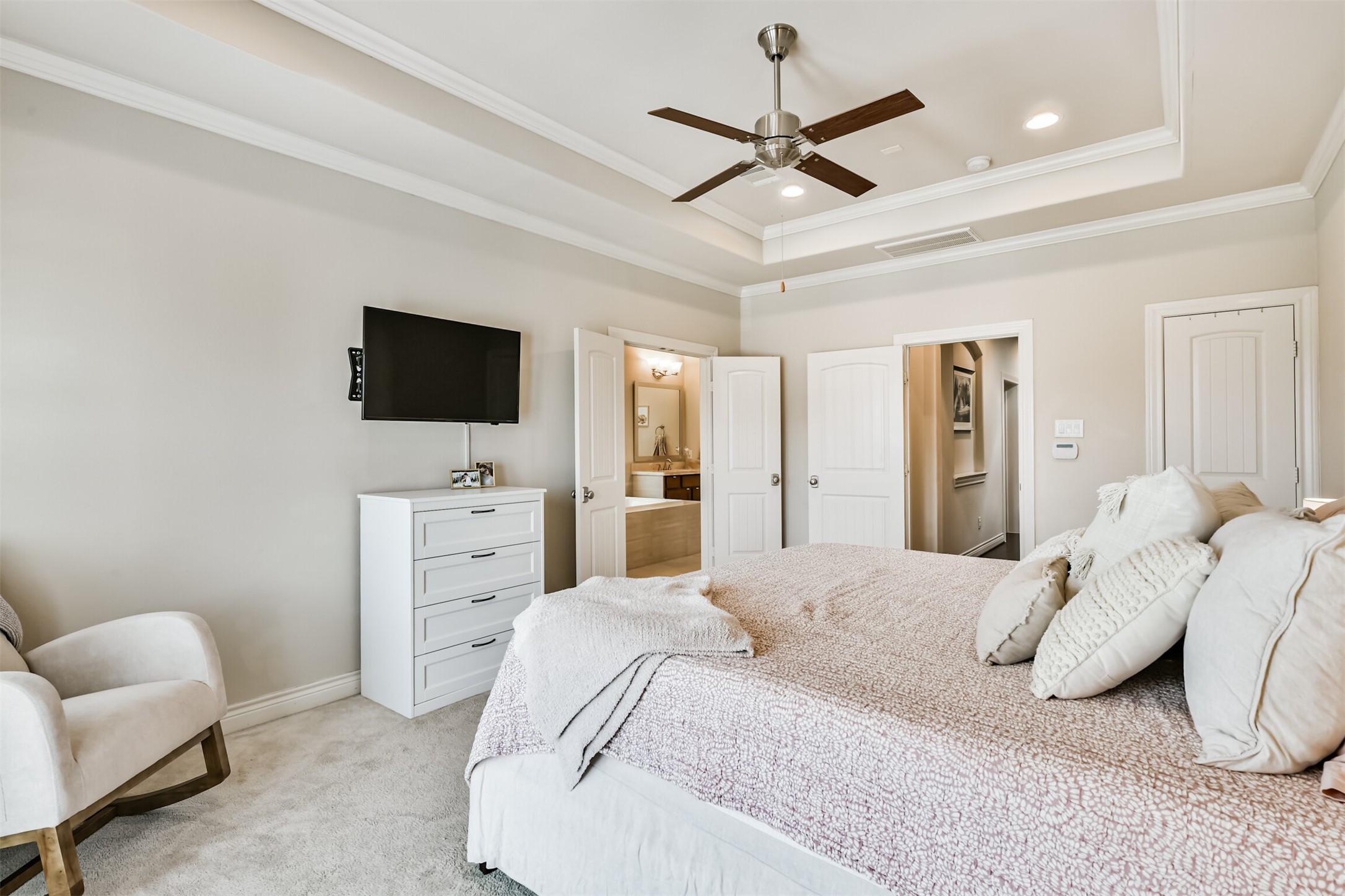 1321 Laird Street Houston, TX 77008 - Photo 10 of 25 Secondary view of the primary suite. Double doors open the ensuite bathroom. Second closet right rear of the picture.