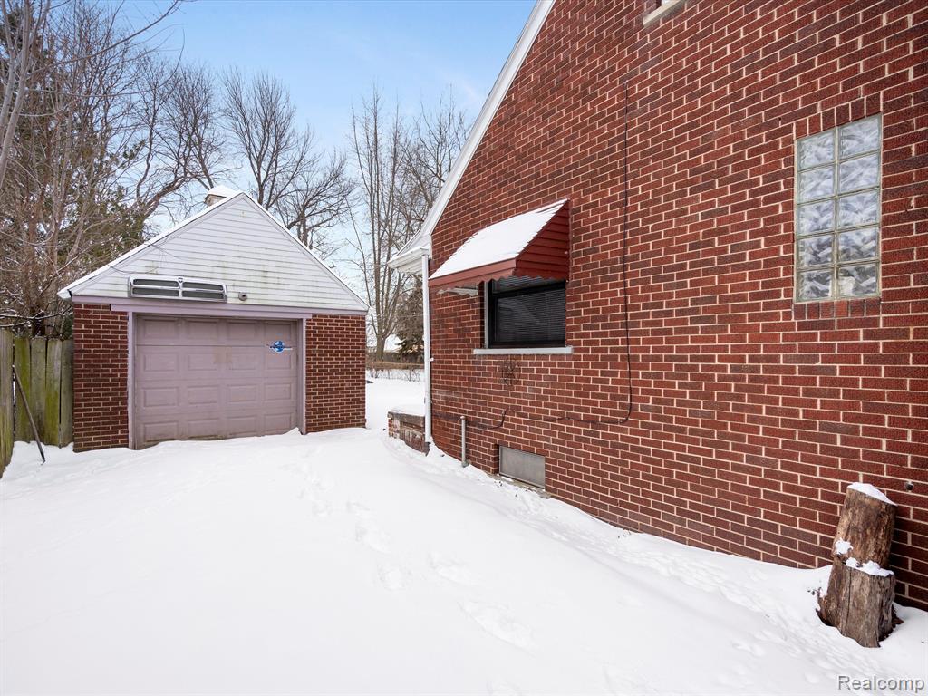 7240 Stephens Center Line, MI 48015 - Photo 5 of 22
