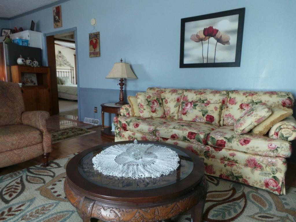 626 Raders Sidetrack Road Greeneville, TN 37743 - Photo 13 of 36 GATHERING ROOM OFF KITCHEN