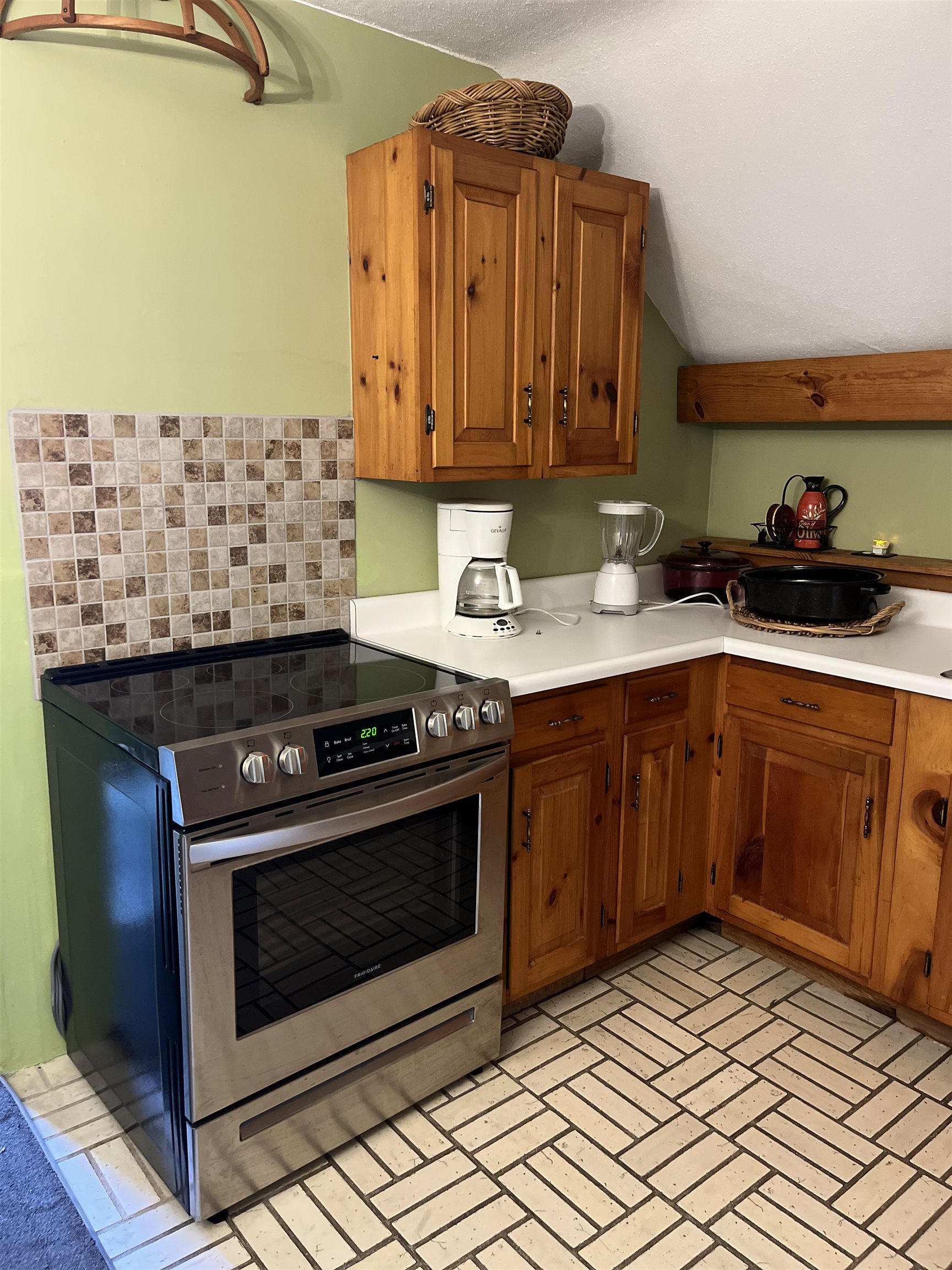 87 Granger Street Rutland, VT 05701 - Photo 10 of 20