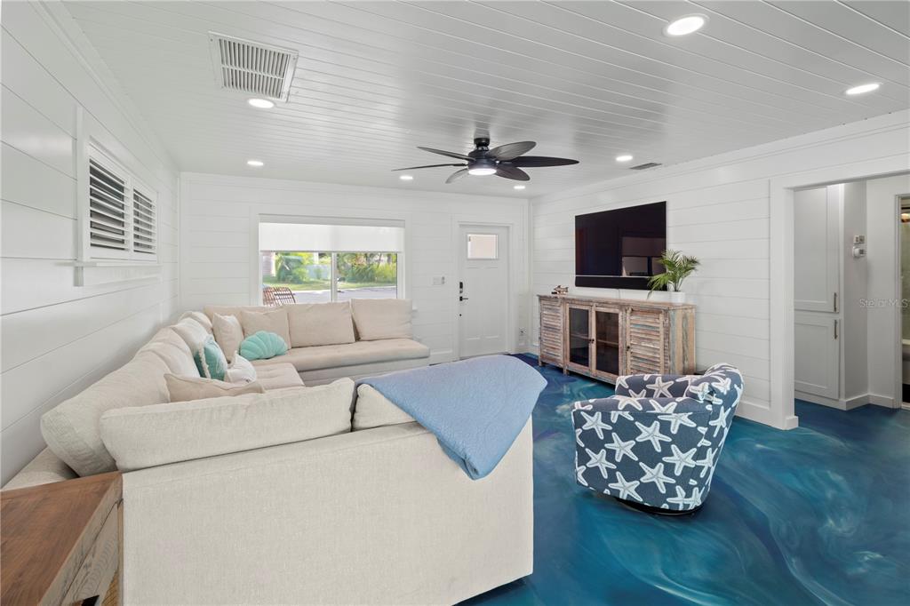 208 84th Street Holmes Beach, FL 34217 - Photo 16 of 44