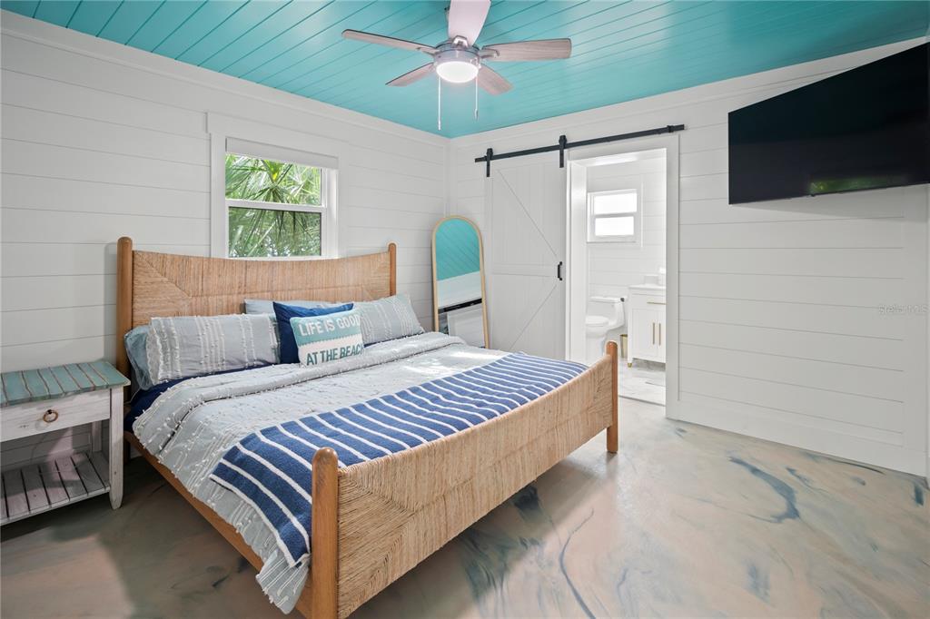 208 84th Street Holmes Beach, FL 34217 - Photo 19 of 44