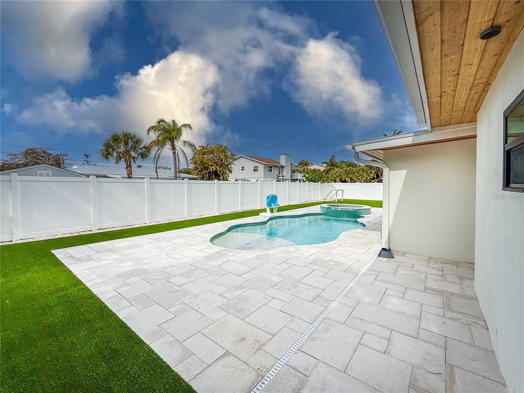 208 84th Street Holmes Beach, FL 34217 - Photo 29 of 44