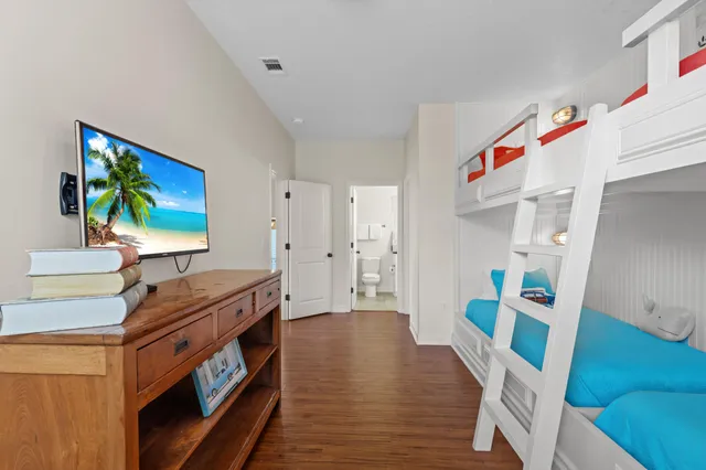 $3,200 | 4555 Grand Key Loop West, Destin, FL 32541