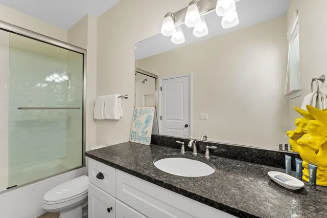 $3,200 | 4555 Grand Key Loop West, Destin, FL 32541