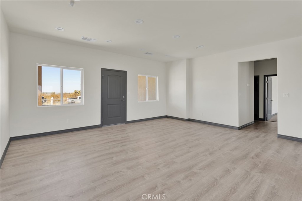 12015 Rosado Road Pinon Hills, CA 92372 - Photo 8 of 43