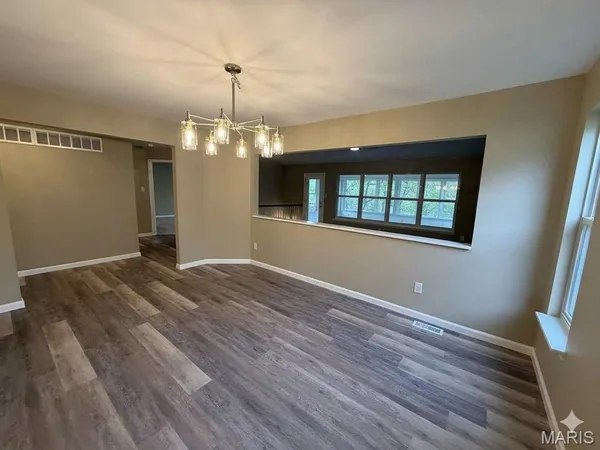$374,900 | 904 Palmer Court, Unit 4, Lake St. Louis, MO 63367