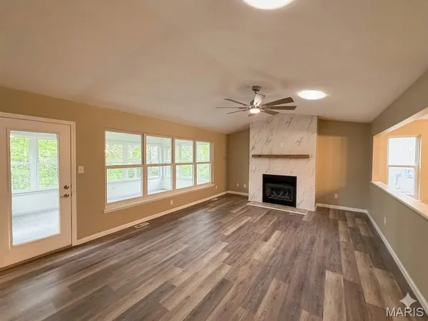 $374,900 | 904 Palmer Court, Unit 4, Lake St. Louis, MO 63367