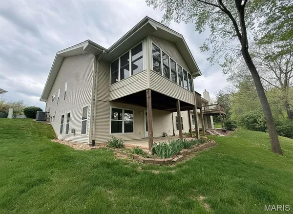 $374,900 | 904 Palmer Court, Unit 4, Lake St. Louis, MO 63367