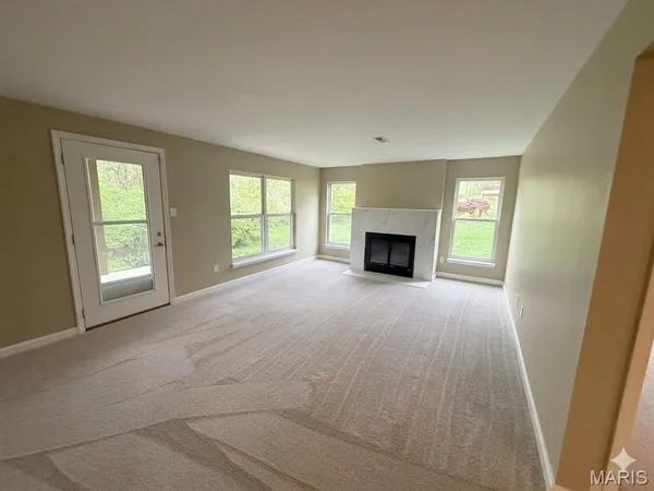 $374,900 | 904 Palmer Court, Unit 4, Lake St. Louis, MO 63367