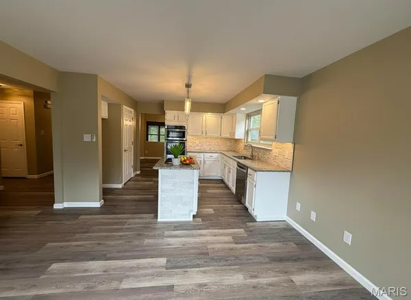 $374,900 | 904 Palmer Court, Unit 4, Lake St. Louis, MO 63367