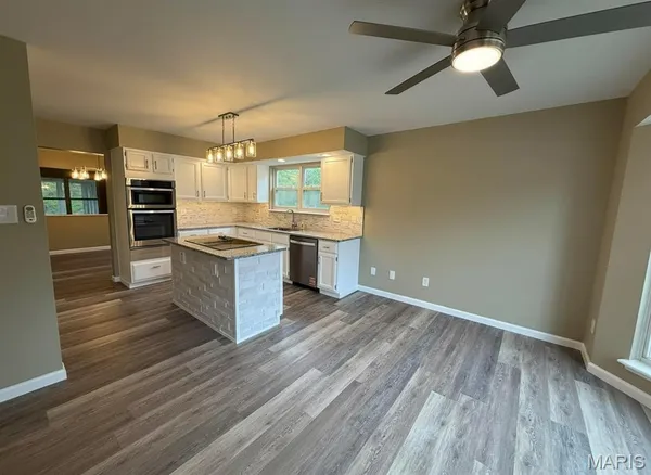 $374,900 | 904 Palmer Court, Unit 4, Lake St. Louis, MO 63367