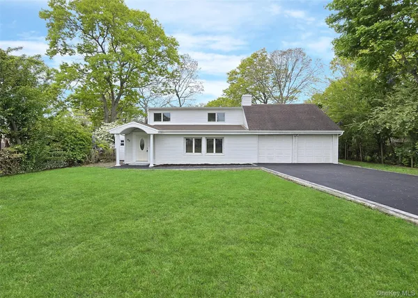 $699,990 | 40 Aster Avenue, Holtsville, NY 11742