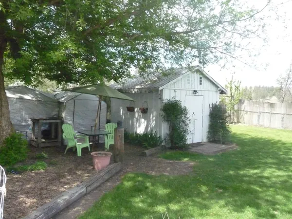 $360,000 | 512 Northeast Broadway, Malden, WA 99149