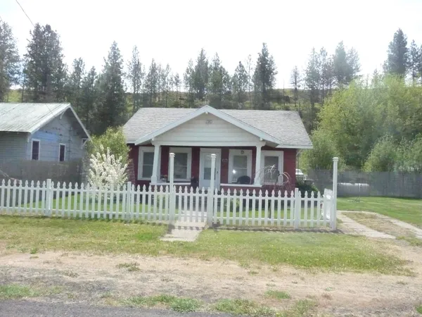 $360,000 | 512 Northeast Broadway, Malden, WA 99149