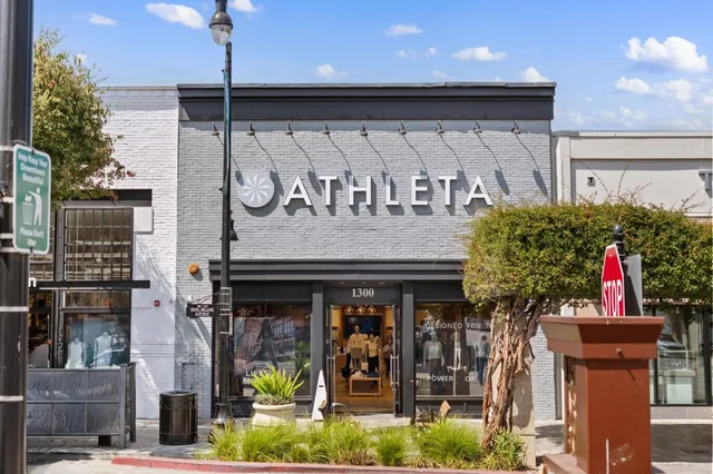 a view of sign board