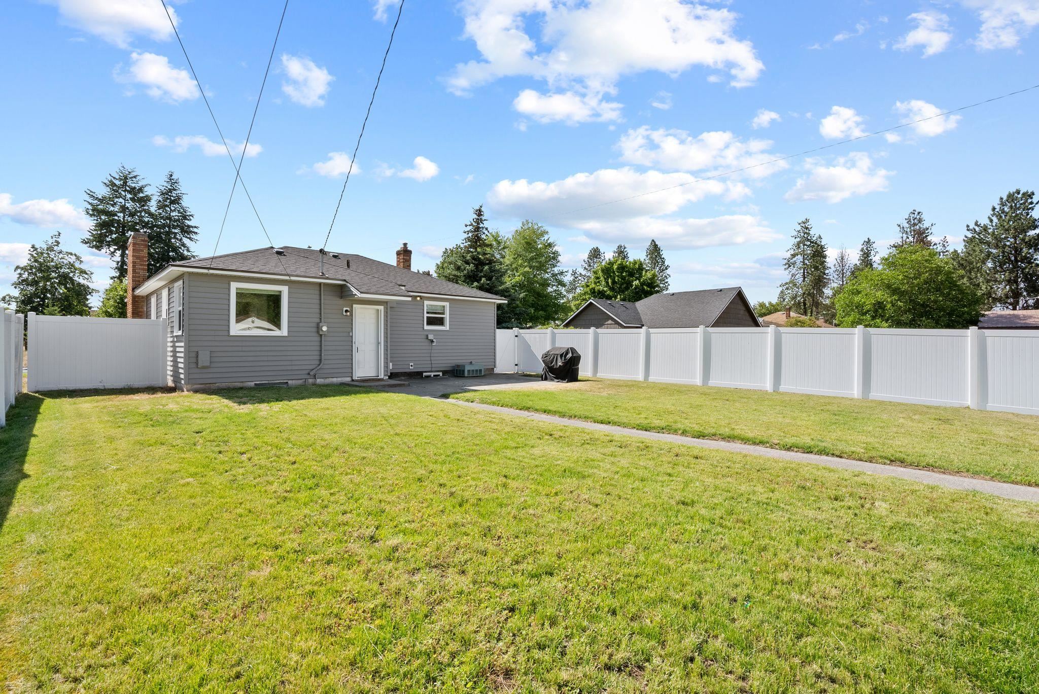 5204 North Maple Street Spokane, WA 99205 - Photo 33 of 39