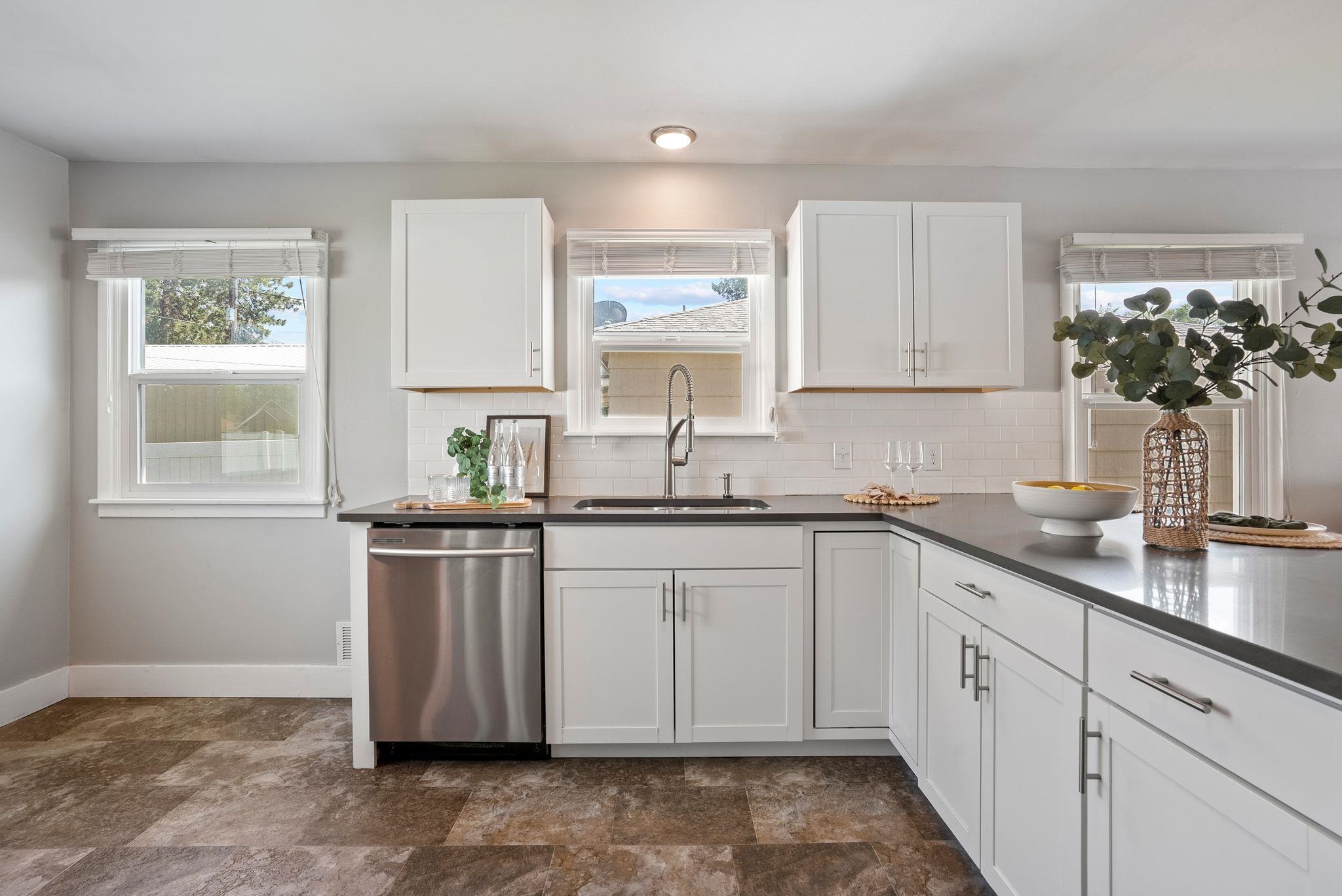 5204 North Maple Street Spokane, WA 99205 - Photo 9 of 39