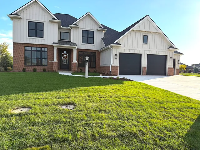 $1,088,000 | 2709 East Castlerock Drive, Urbana, IL 61802