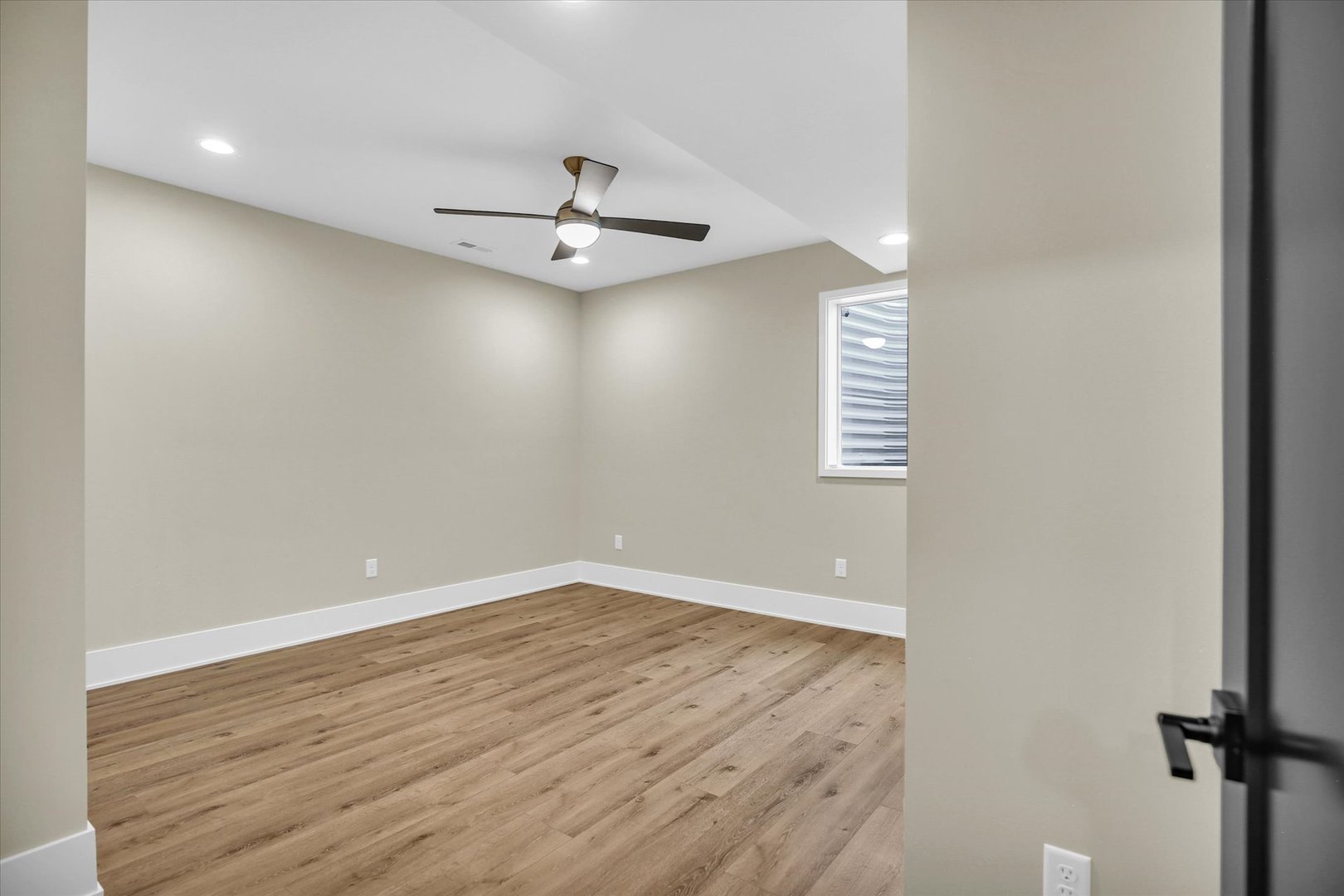 2709 East Castlerock Drive Urbana, IL 61802 - Photo 81 of 117 wooden floor in an empty room