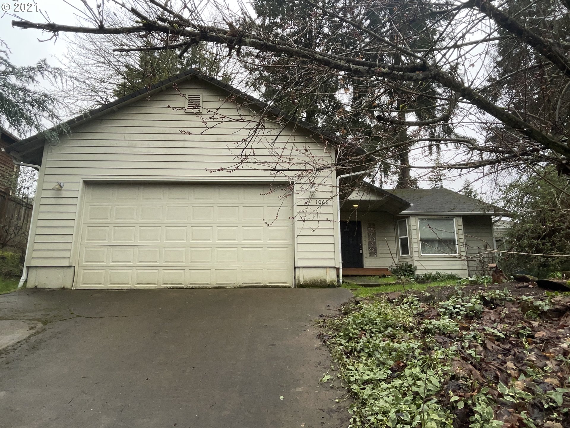 1066 South 69th Place Springfield, OR 97478 - Photo 1 of 27 Gallery Image 1