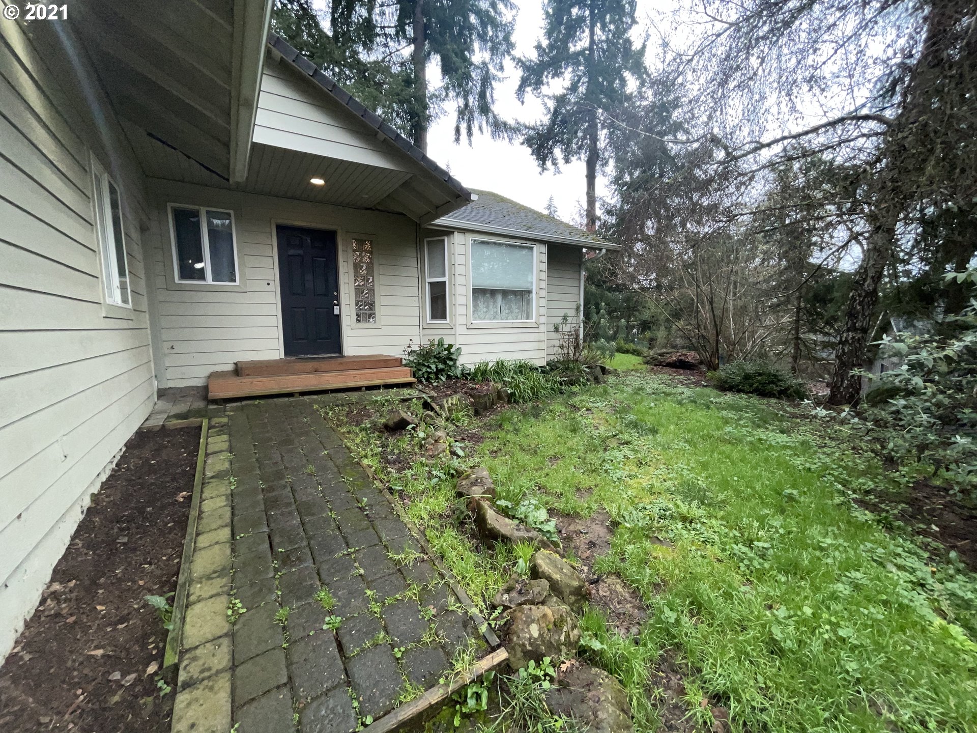 1066 South 69th Place Springfield, OR 97478 - Photo 2 of 27 Gallery Image 2