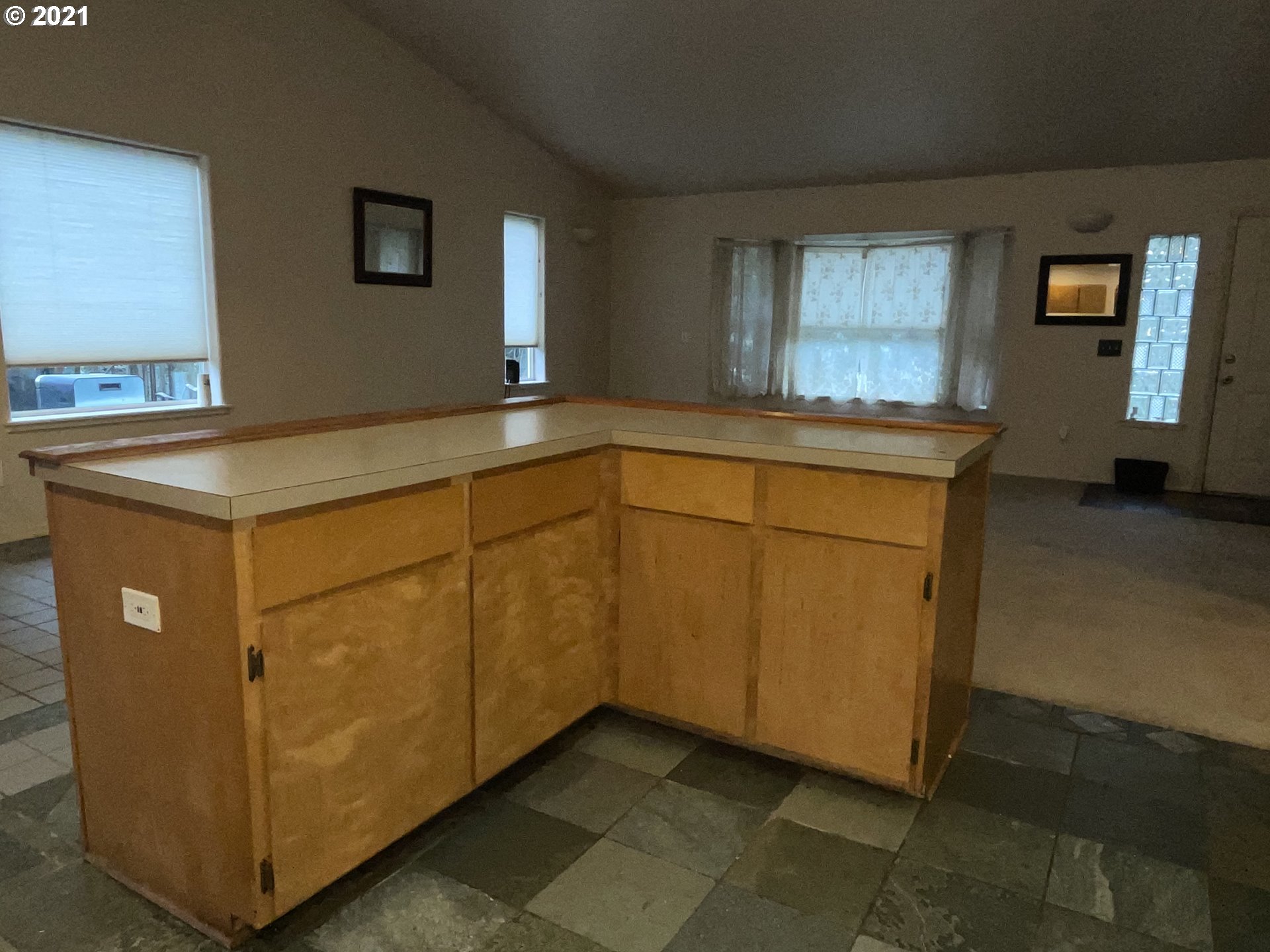 1066 South 69th Place Springfield, OR 97478 - Photo 11 of 27 Gallery Image 11
