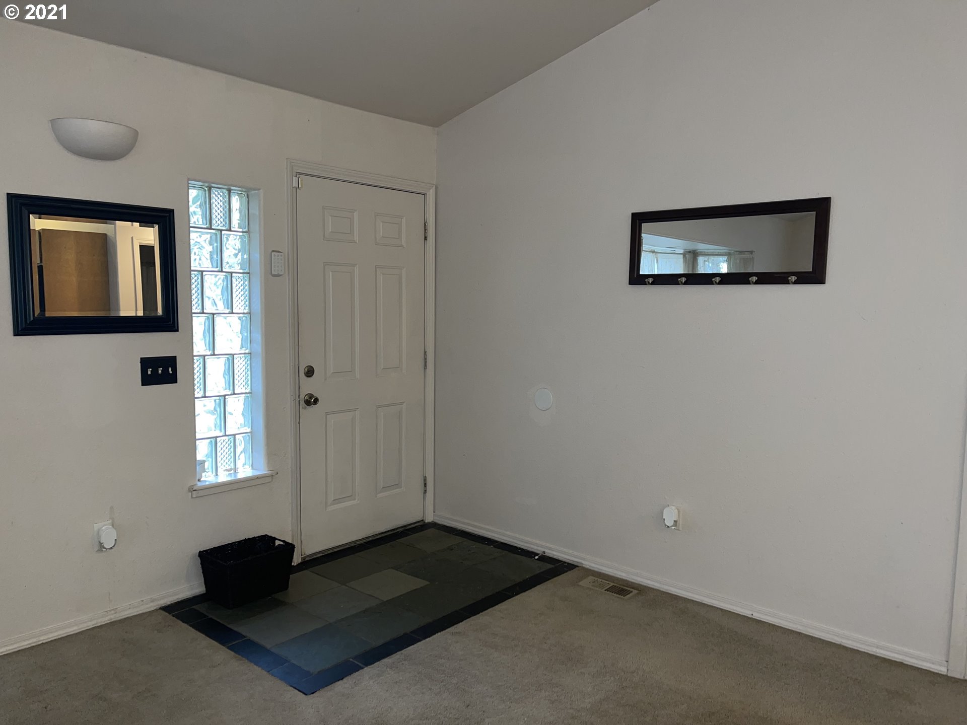 1066 South 69th Place Springfield, OR 97478 - Photo 3 of 27 Gallery Image 3
