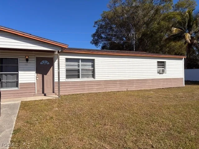 $1,200 | 1152 Cherokee Avenue, Lehigh Acres, FL 33936