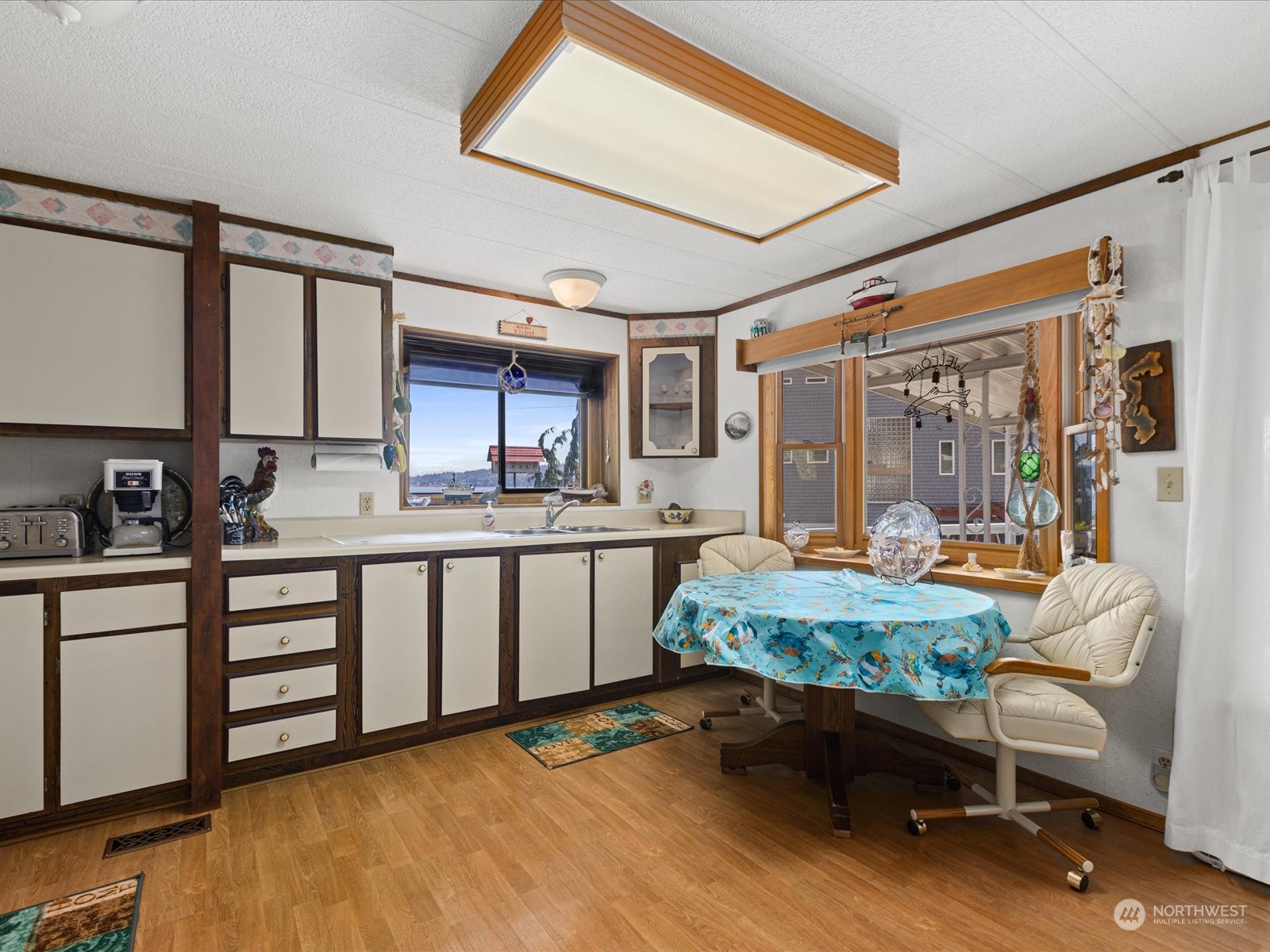 7484 Humphrey Road Clinton, WA 98236 - Photo 11 of 26 Gallery Image 11