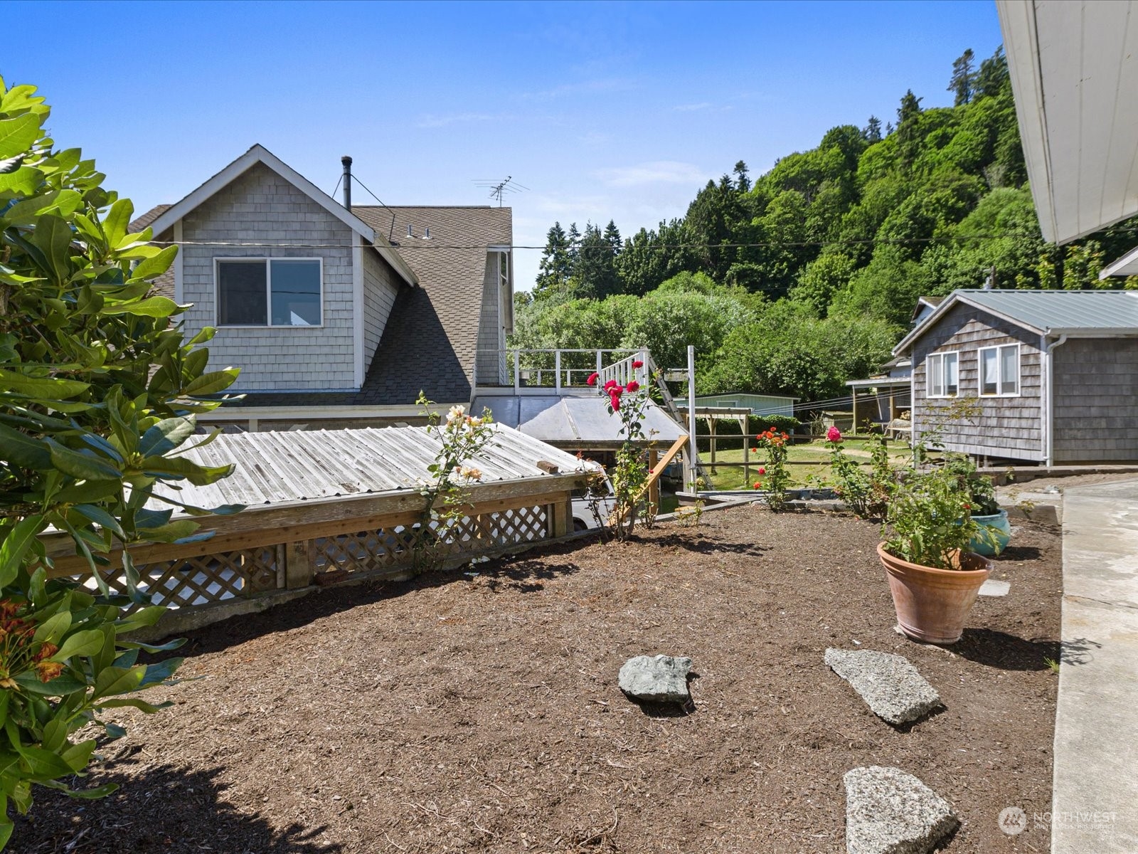 7484 Humphrey Road Clinton, WA 98236 - Photo 21 of 26 Gallery Image 21