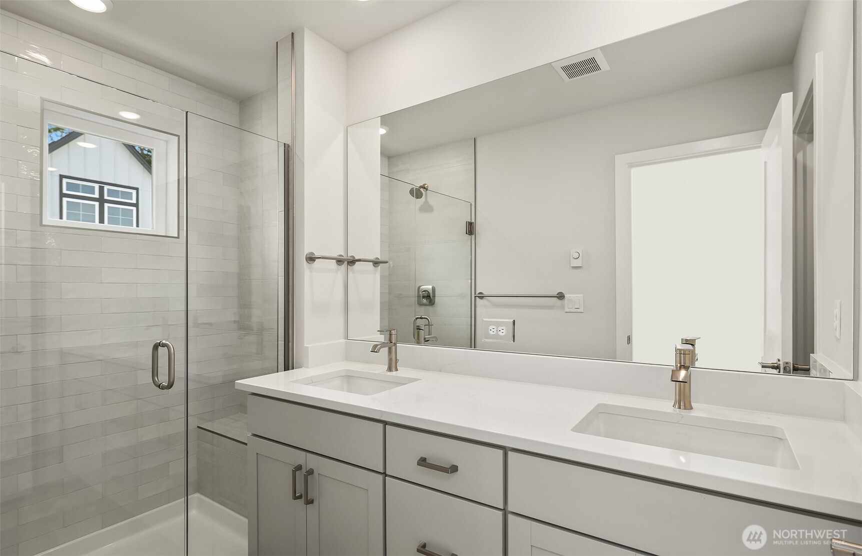 9008 Northeast 203rd Lane, Unit B Bothell, WA 98011 - Photo 17 of 18