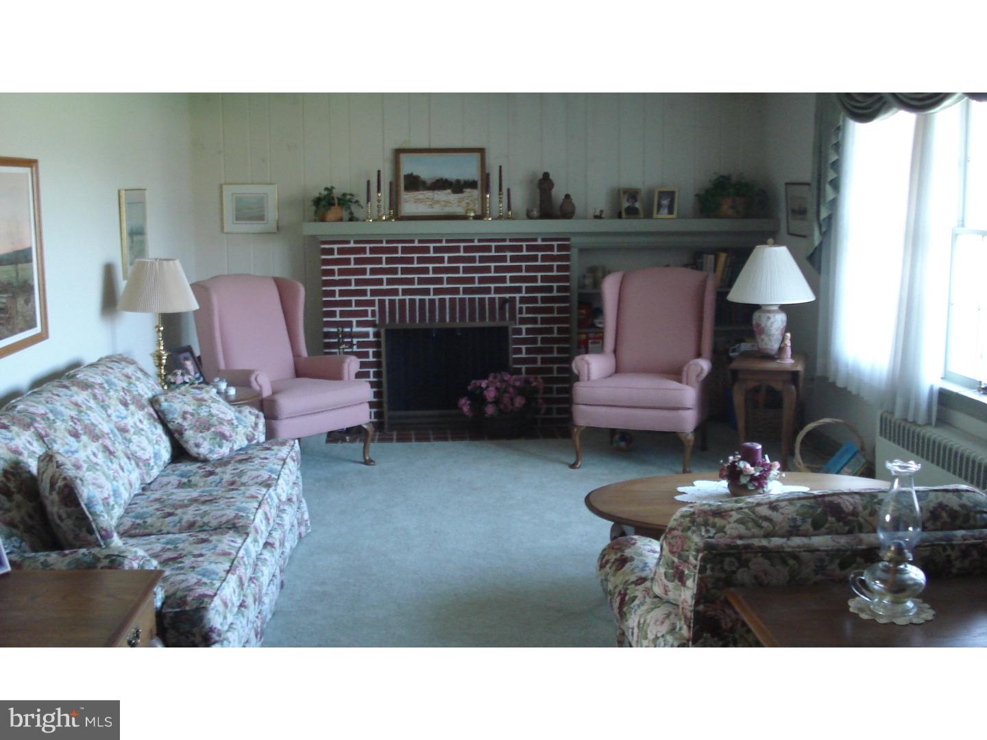 360 Godshall Road Souderton, PA 18964 - Photo 3 of 22 Living Room
