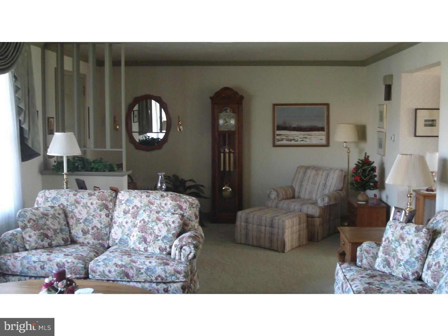 360 Godshall Road Souderton, PA 18964 - Photo 4 of 22 Living Room
