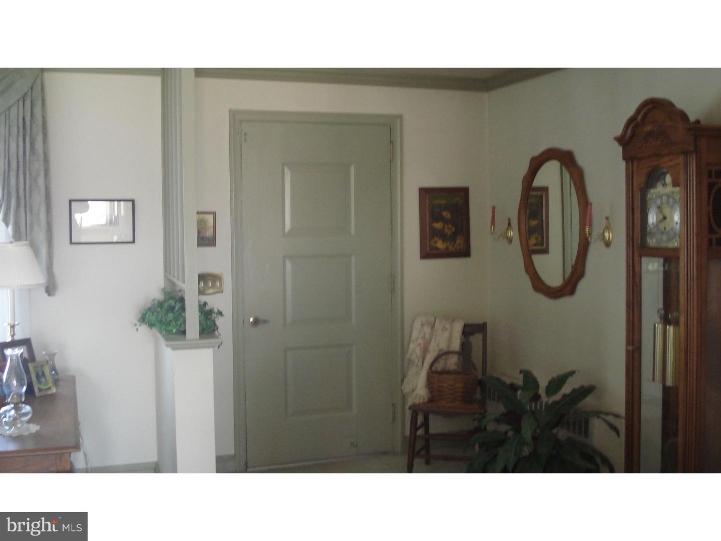 360 Godshall Road Souderton, PA 18964 - Photo 5 of 22 Living Room