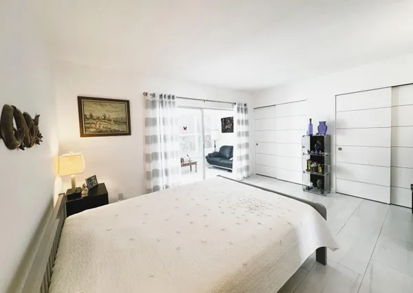 $2,000 | 4501 South Ocean Boulevard, Unit E5, Lantana, FL 33480