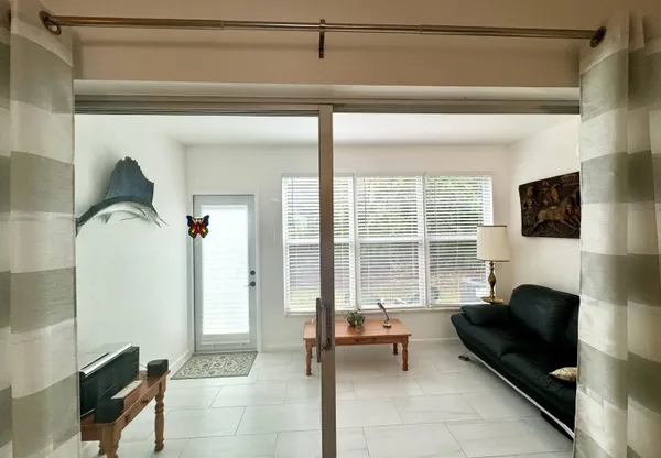 $2,000 | 4501 South Ocean Boulevard, Unit E5, Lantana, FL 33480