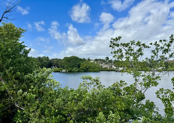 $2,000 | 4501 South Ocean Boulevard, Unit E5, Lantana, FL 33480