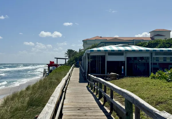 $2,000 | 4501 South Ocean Boulevard, Unit E5, Lantana, FL 33480