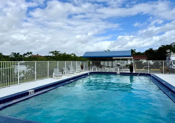$2,000 | 4501 South Ocean Boulevard, Unit E5, Lantana, FL 33480