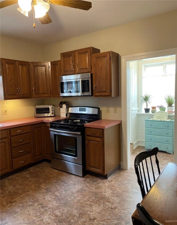 579 Gaskill Street Woonsocket, RI 02895 - Photo 10 of 22