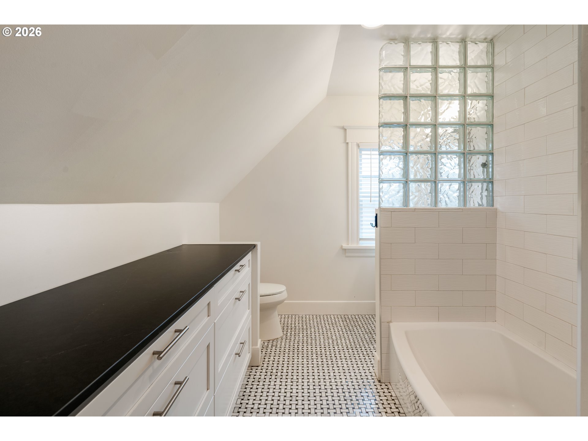 536 Northeast San Rafael Street Portland, OR 97212 - Photo 23 of 43